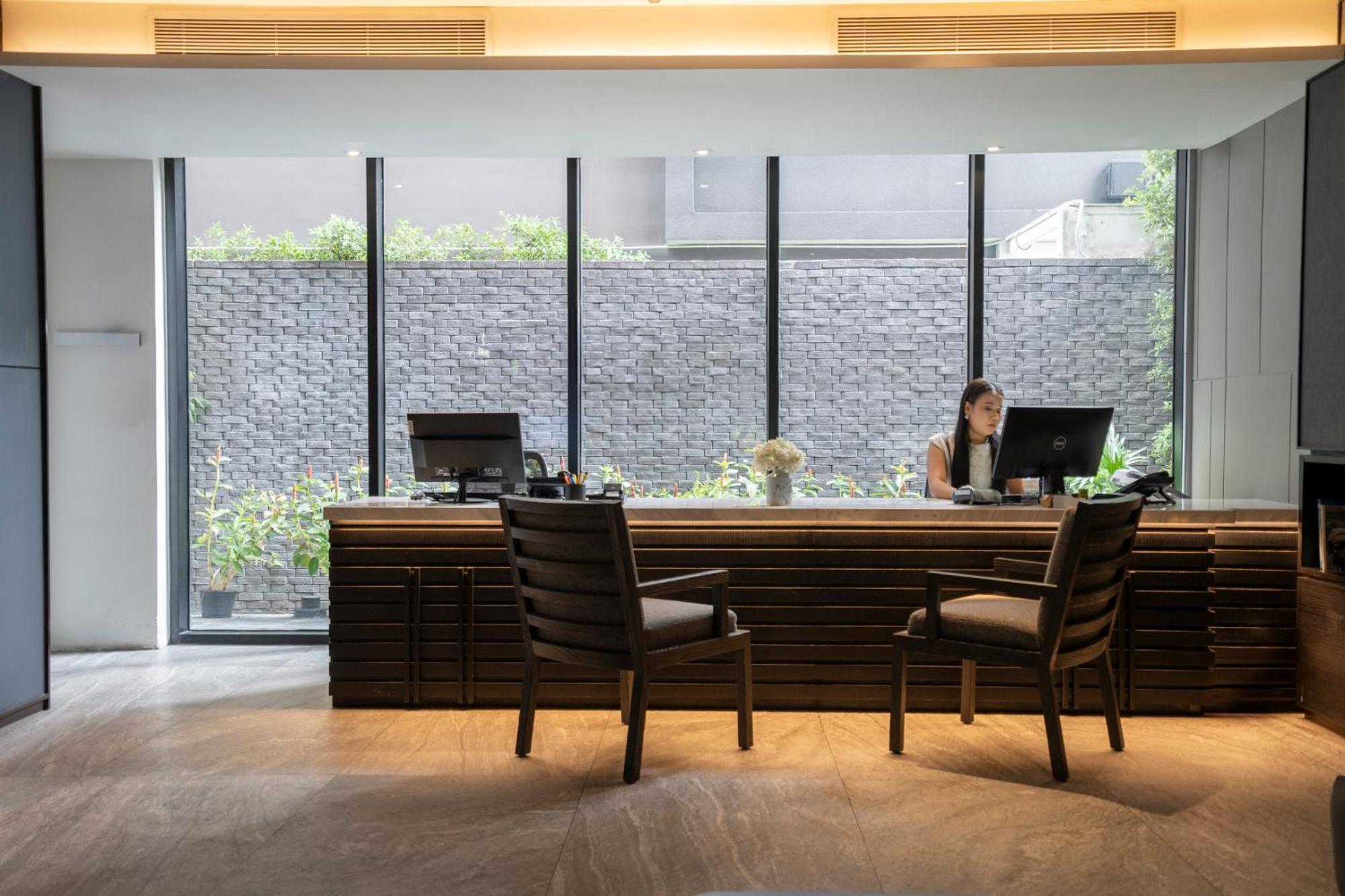 Walton Suites Sukhumvit Bangkok Exterior foto